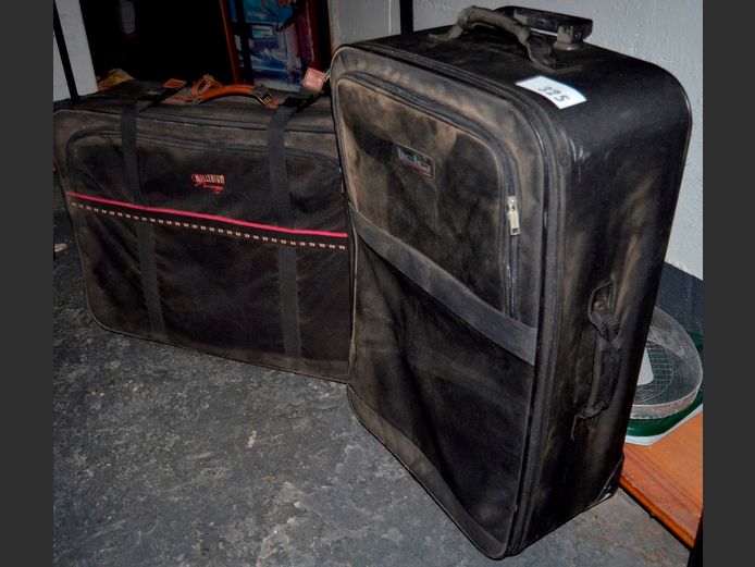 LOT: 2 x SUITCASES [Need a clean]