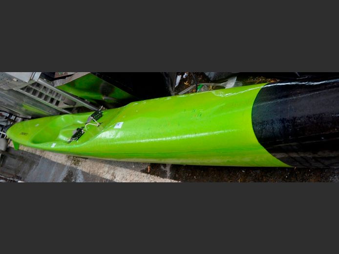 STINGRAY 1-PERSON CANOE, 575cm Long [Damaged]