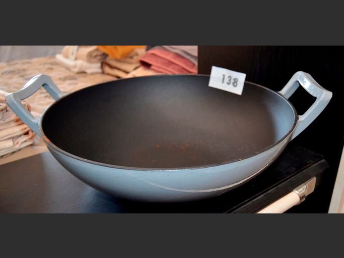GREY COATED NON-STICK CAST IRON STOVE TOP WOK