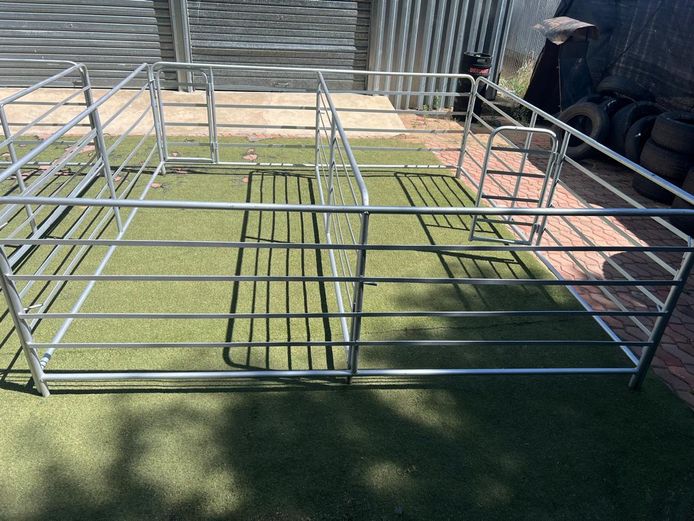 Set of Mobile Kraal