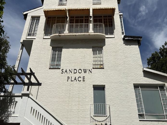  MODERN 1-BEDROOM APARTMENT IN SANDOWN, SANDTON – LIQUIDATION AUCTION