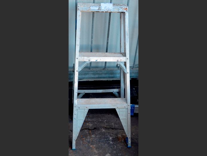 ALUMINIUM 2-STEP LADDER