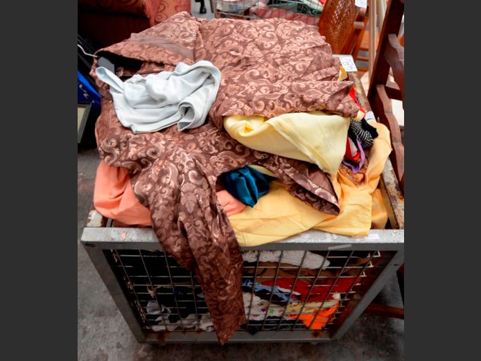 LARGE LOT: ASSORTED CLOTHING [Excl. Bin]