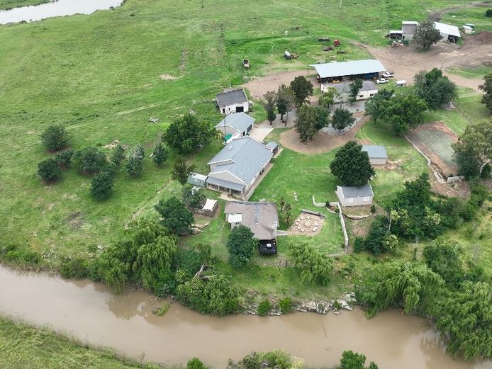 Farms Leonardsvlei 1276, Viljoensvlei A 1277 and Viljoensvlei 525 Frankfort RD