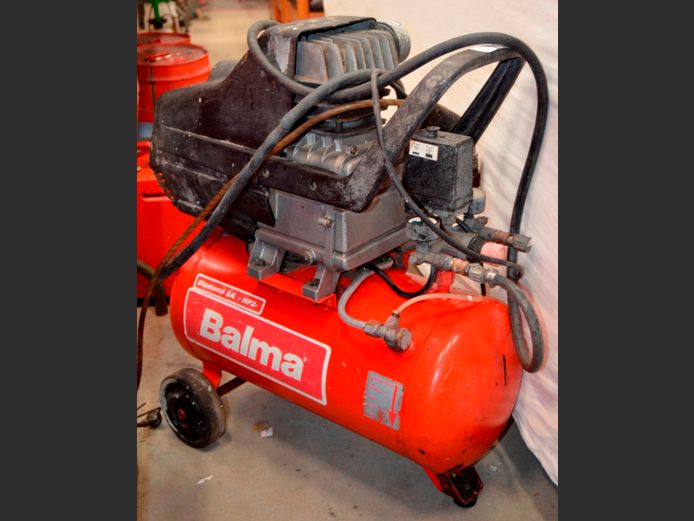 ACE AIR COMPRESSOR [Trips power]