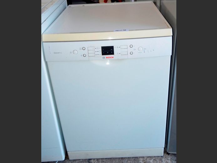 BOSCH SILENCE PLUS DISHWASHER [Switches on, untested further]