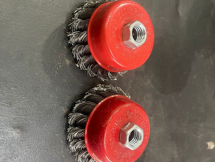 Wire brush 3 inch x2