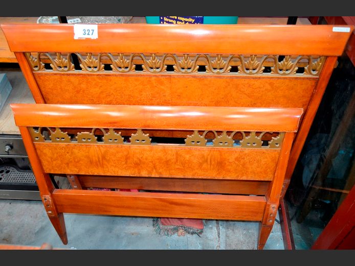 SET WALNUT & MAHOGANY SINGLE HEAD- & FOOTBOARD [Need some TLC]