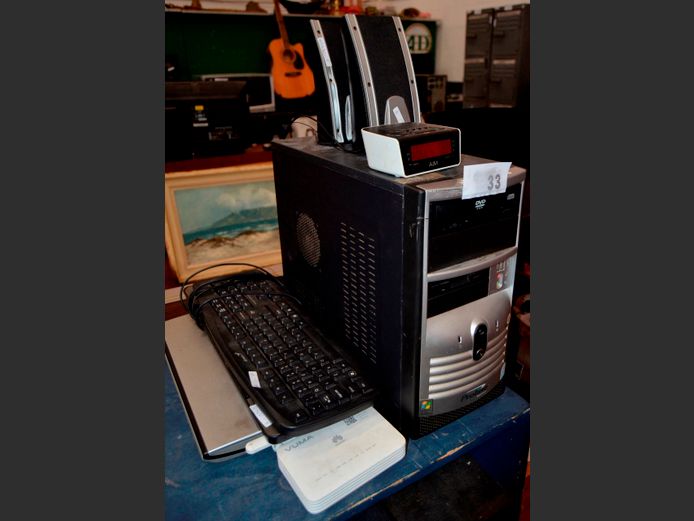 PROLINE COMPUTER TOWER, KEYBOARD, COMPUTER SPEAKERS, etc [Switch on]