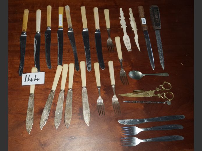 VINTAGE CUTLERY: FISH KNIVES, FORKS, KNIVES, etc
