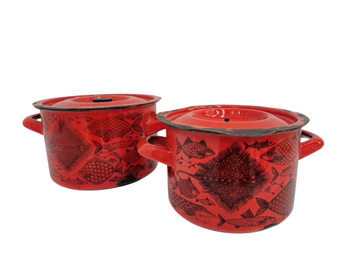 1960s Finel Finland Red Enamel "Kilta" Fish Motif Casserole Pots (Set of 2)