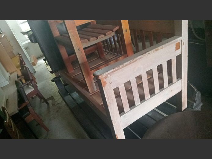 Stop bench