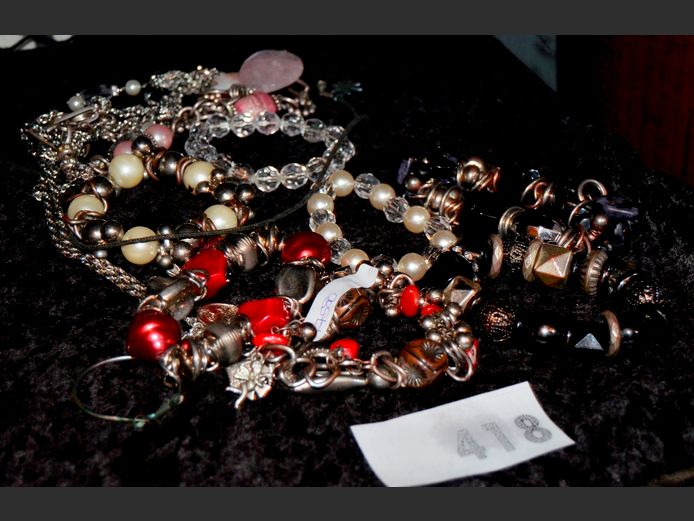 ASSORTED COSTUME JEWELLERY