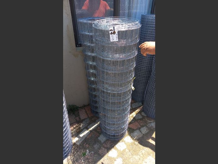1.2m high mesh 100mmx100mm 31m and
1.2m high mesh 100mmx50mm 12.7m