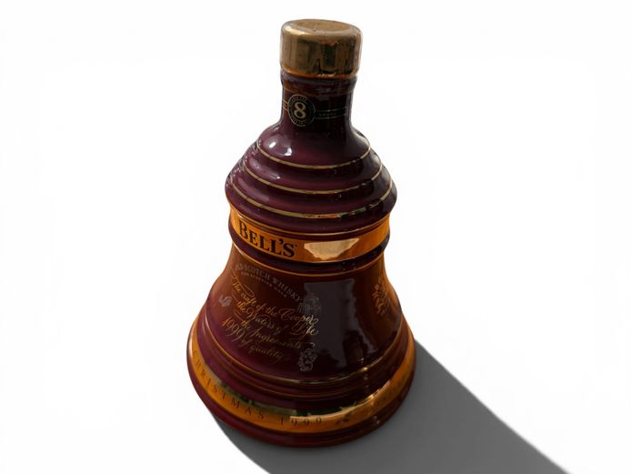 Bell’s Wade Decanter “Christmas 1999” (8 Year Old – Ruby Edition)