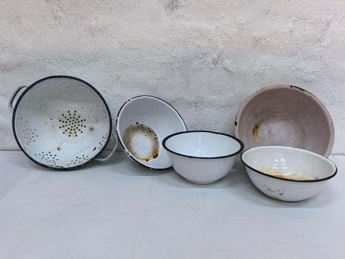 5-Piece Vintage Enamelware Colander and Mixing Bowls Set