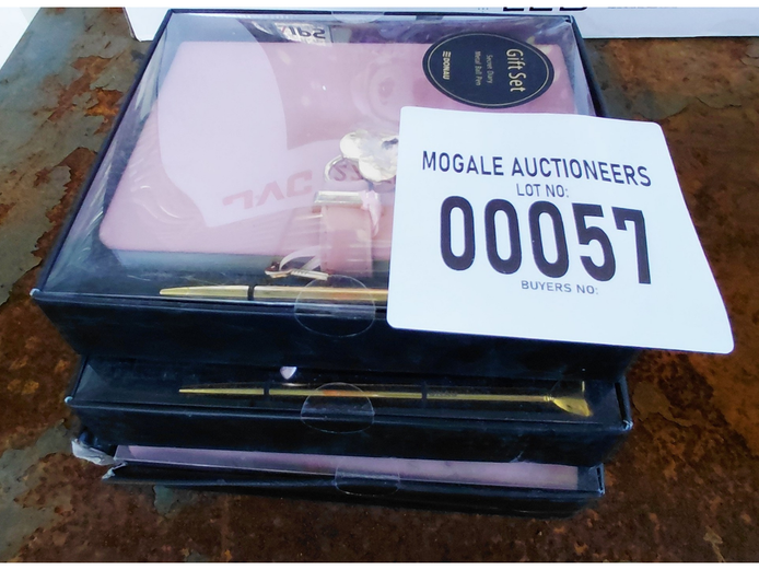 LOT OF 4 DONAU PINK GIFT SET 