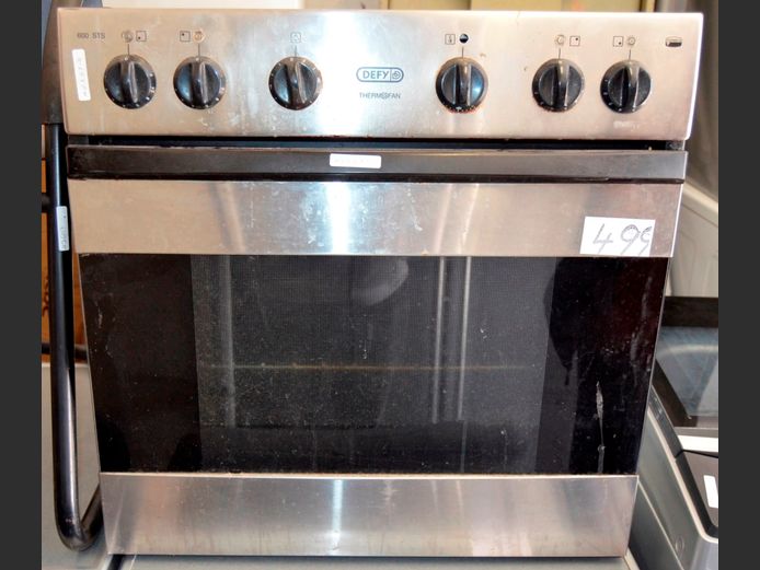 DEFY THERMOFAN STAINLESS STEEL UNDER COUNTER OVEN [Switches on, untested further] [#: 415365721]