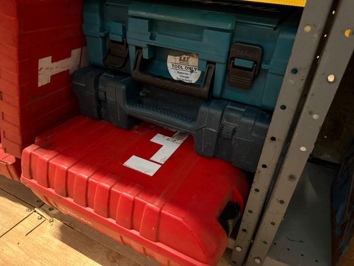 4 Empty power tool carry cases