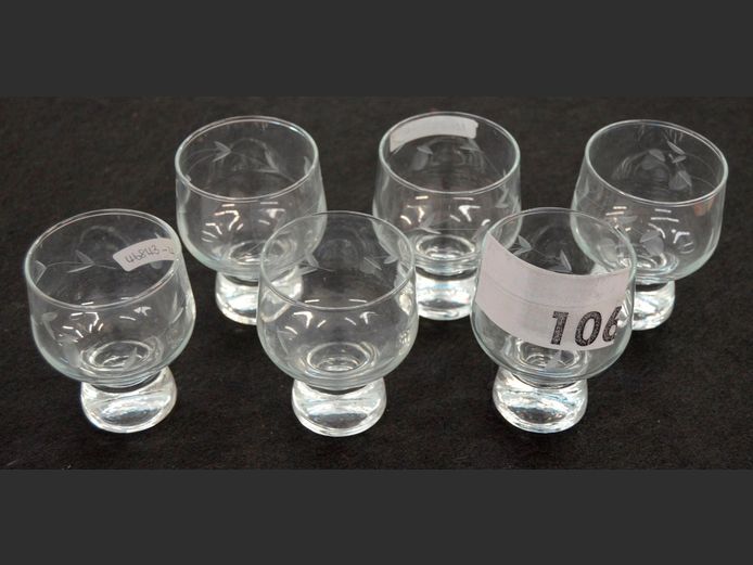 SET OF 6 VINTAGE EMBOSSED GLASS SHERRY GLASSES