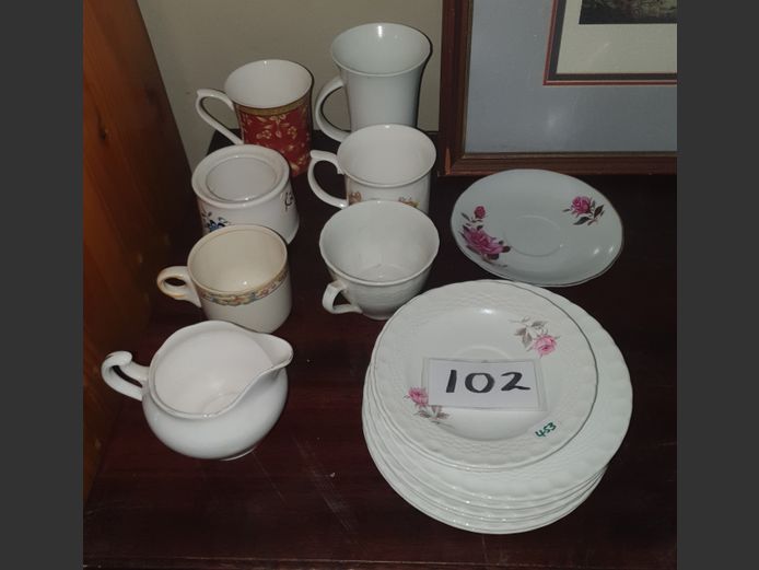 LOT: CUPS, SAUCERS, CAKE PLATES, etc