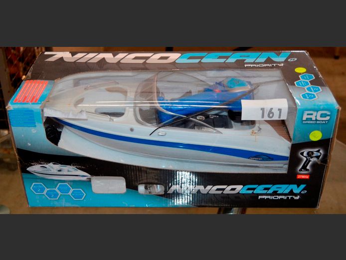 REMOTE CONTROLLED SPEED BOAT [Untested]