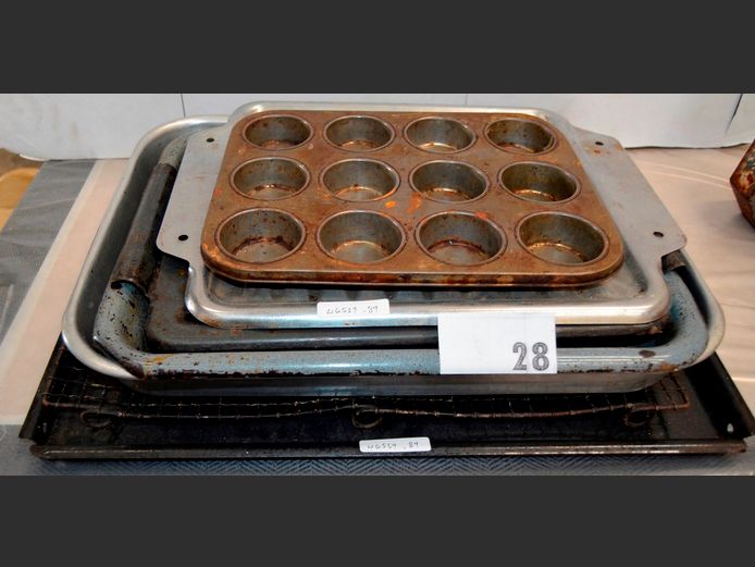 ROASTING PANS, MUFFIN PANS, etc