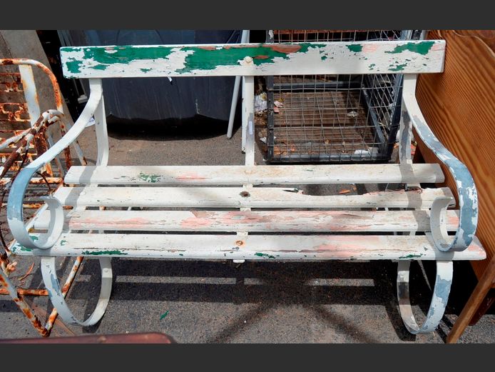 WHITE 2-SEATER GARDEN BENCH, 130 x 60cm