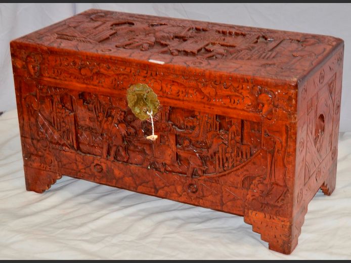 ORIENTAL CAMPHOR LINED KIST, 89 x 43 x 49cm [Chipped at hinge]