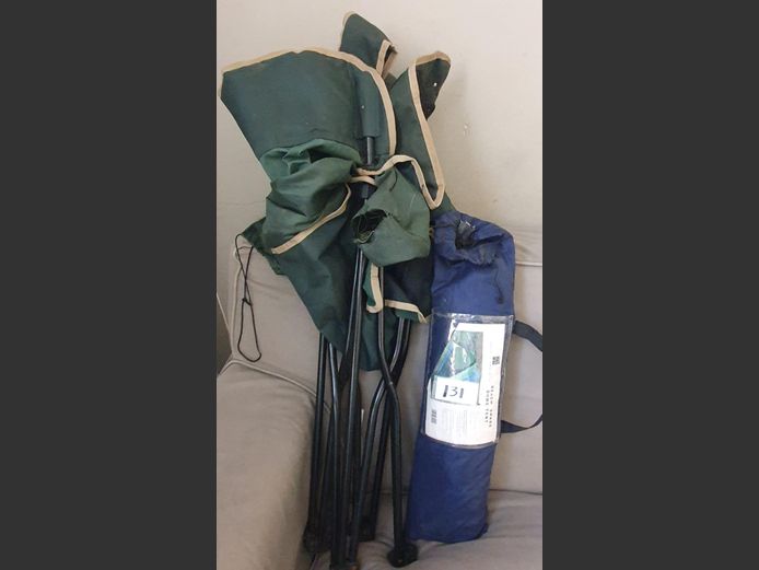 LOT: CAMPMASTER CAMPING CHAIR & A BEACH SHADE