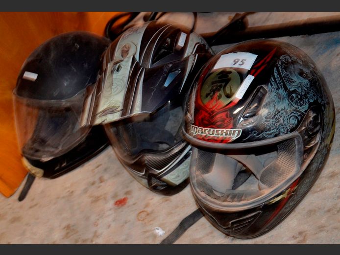 LOT: 3 x MOTORBIKE HELMETS