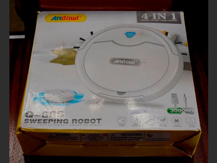 ANDOWL Q-66S ROBOT VAC [Switches on]