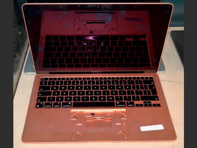 MACBOOK AIR 15" (A1932) [Untested]