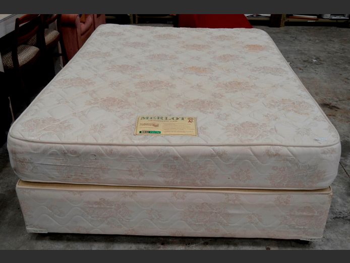 MERLOT DOUBLE BED BASE & MATTRESS SET