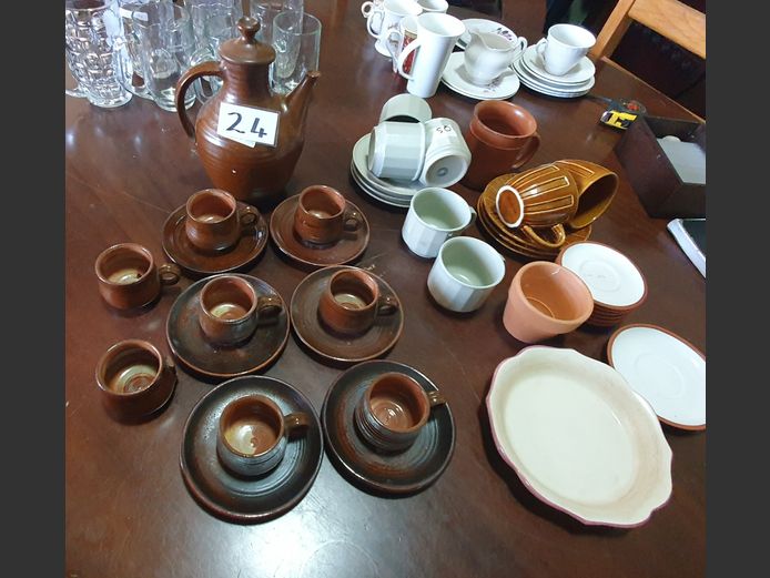 LOT: BROWN STONEWARE COFFEE POT, CUPS, SAUCERS, etc