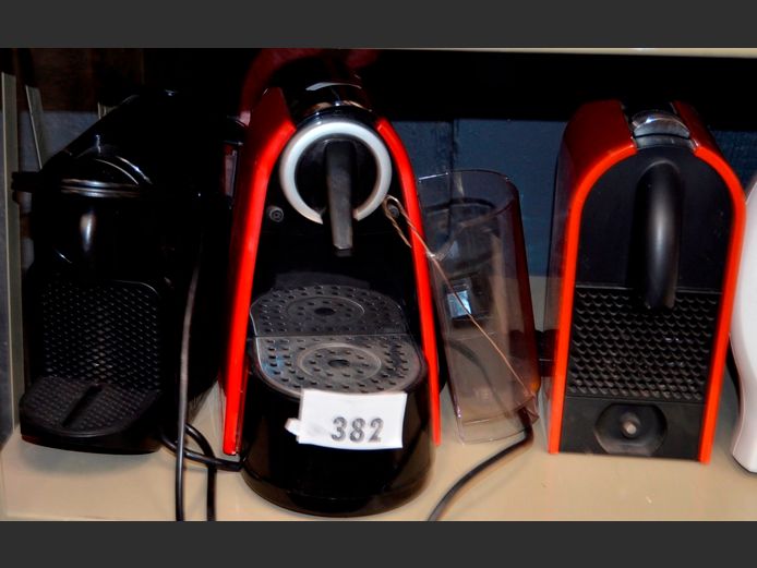 LOT: 3 x COFFEE MACHINES [Switch on, untested further]