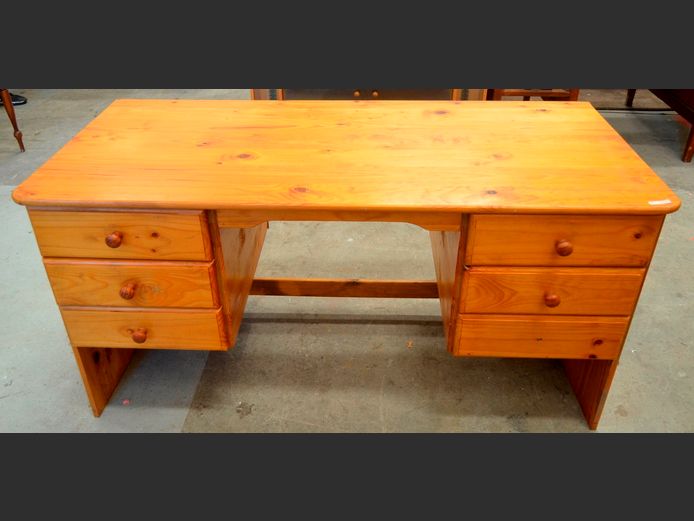 PINE 6-DRAWER DESK, 150 x 67 x 74cm [Knob needed to 1 drawer]