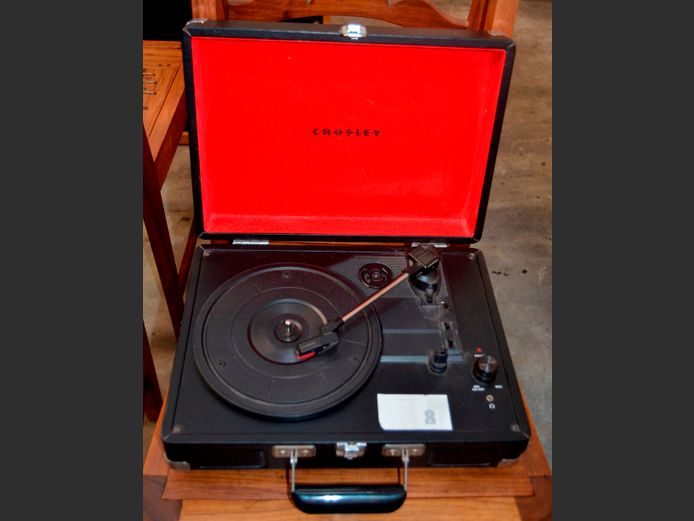 CROSLEY PORTABLE RECORD PLAYER IN CASE [Untested, no power supply]