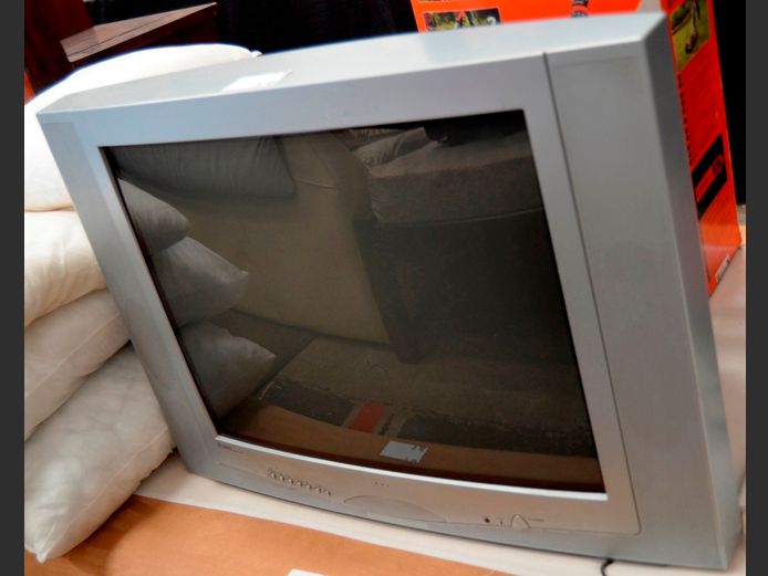 TEDELEX COLOUR TV [Faulty] ### LICENCE PLEASE ###