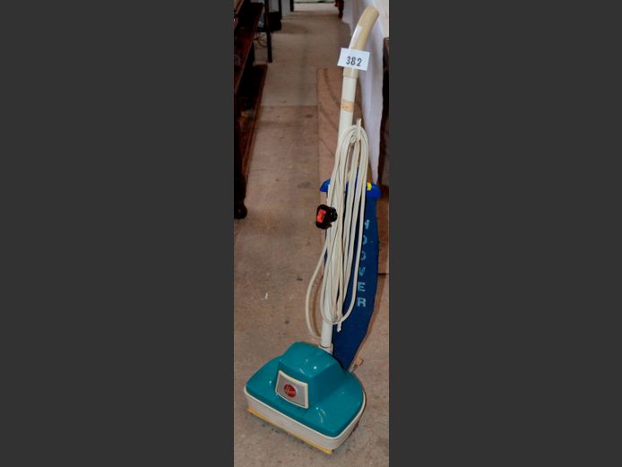 HOOVER VINTAGE VACUUM CLEANER [Switches on, untested further]