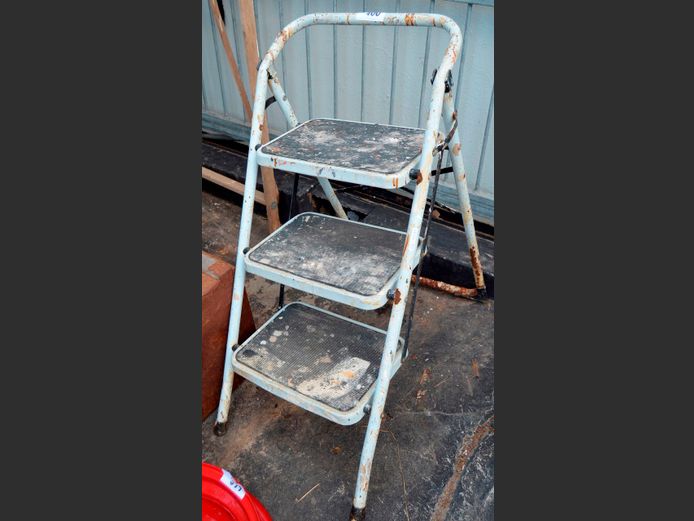 3-STEP PAINTER'S LADDER
