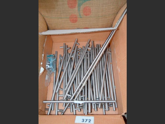 LOT: STAINLESS STEEL CUPBOARD DOOR HANDLES