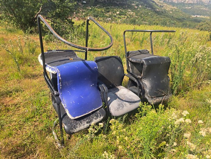 Assorted highback steel-frame office chairs scrap