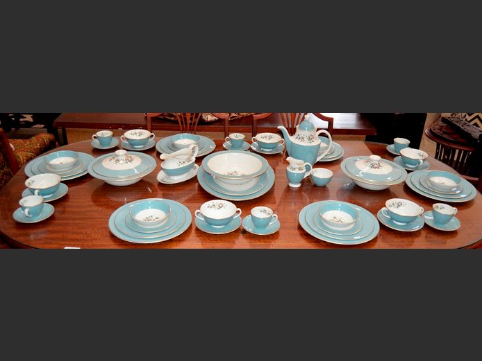 ROYAL DOULTON "ROSE ELEGANCE" 65-PIECE PART DINNER SERVICE