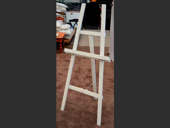 WHITE PAINTED EASEL, 140 x 60cm