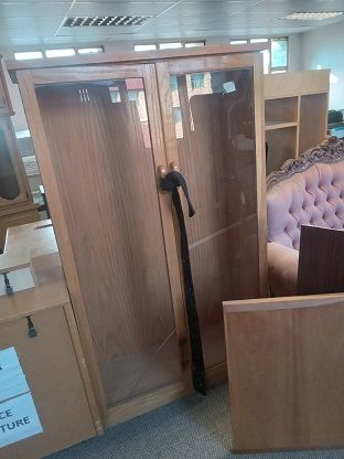 2-glass door cabinet