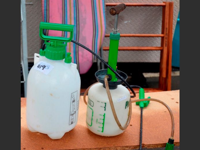 LOT: 2 x PUMP PRESSURE SPRAYERS
