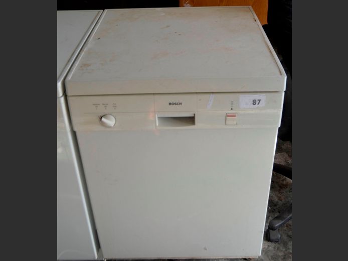 BOSCH DISHWASHER [Switches on, untested further]