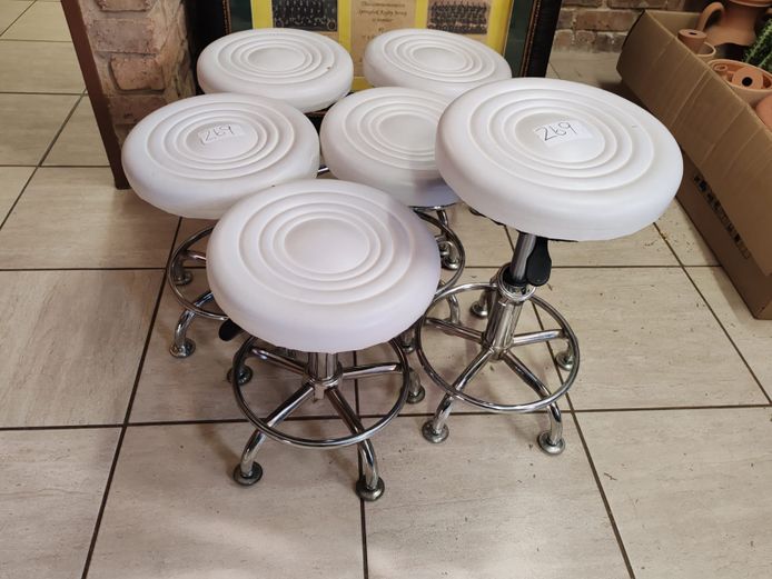6 × Adjustable Round Stools (STC)