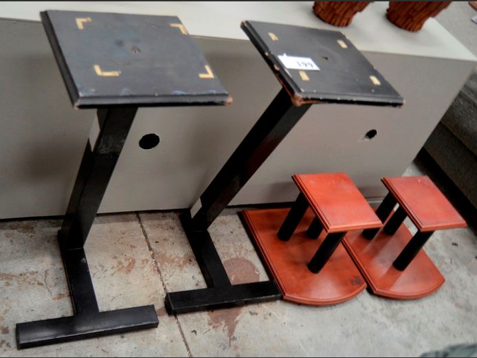 LOT: 4 x SPEAKER STANDS